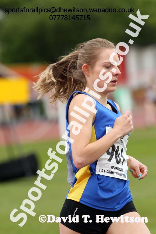 Womens senior and under-20s 1500 metres, North Eastern Track and Field Champs, Gateshead Stadium. Photo: David T. Hewitson/Sports for All Pics